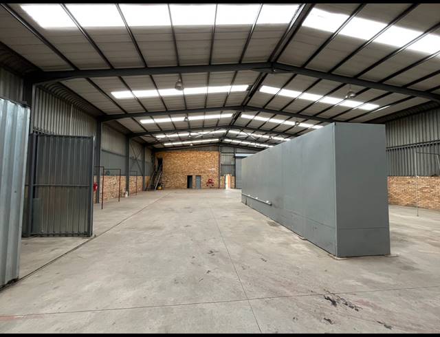 680M² WAREHOUSE FOR SALE IN VULCANIA